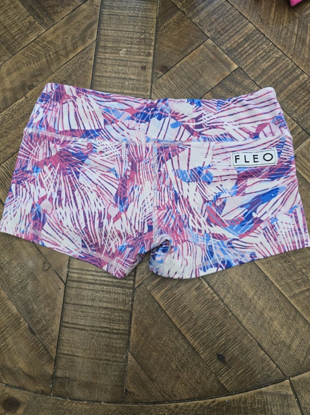 FLEO Shorts